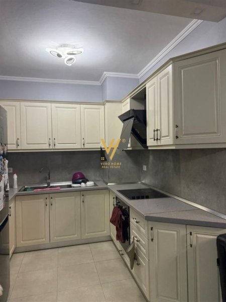 Tirane, shitet apartament 1+1+Ballkon Kati 4, 58 m² 170.000 € (21 DHJETORI)