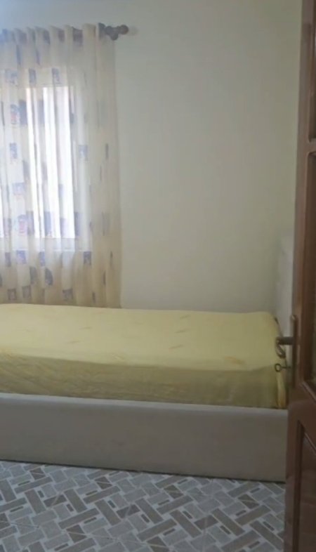 Tirane, jepet me qera apartament 3+1 Kati 4, 660 € 