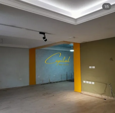 Tirane, jepet me qera dyqan Kati 0, 62 m² 450 € (MEDRESEJA)