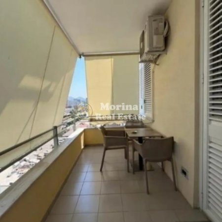 Tirane, jepet me qera apartament 1+1+Ballkon Kati 10, 67 m² 1.000 € (Bulevardi Zogu i Pare)