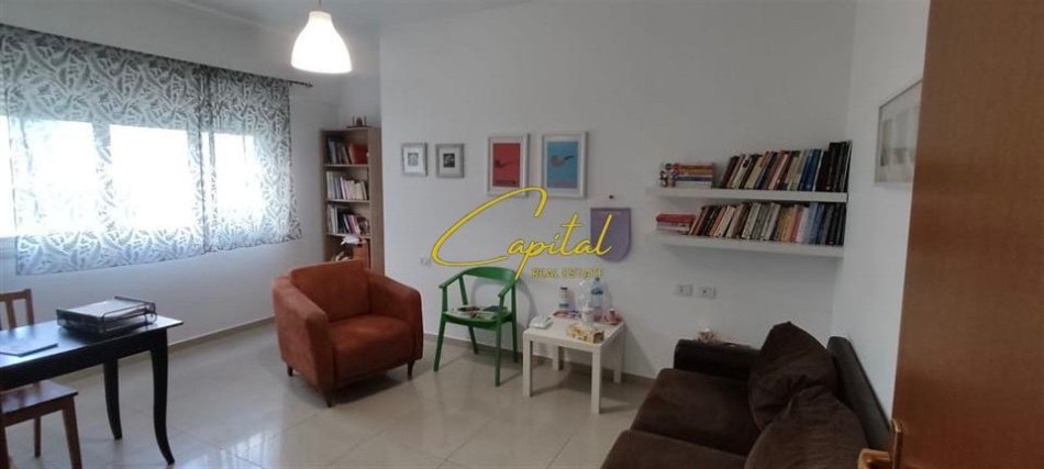 Tirane, shitet apartament 1+1 Kati 1, 71 m² 172.000 € (KOMUNA E PARISIT)