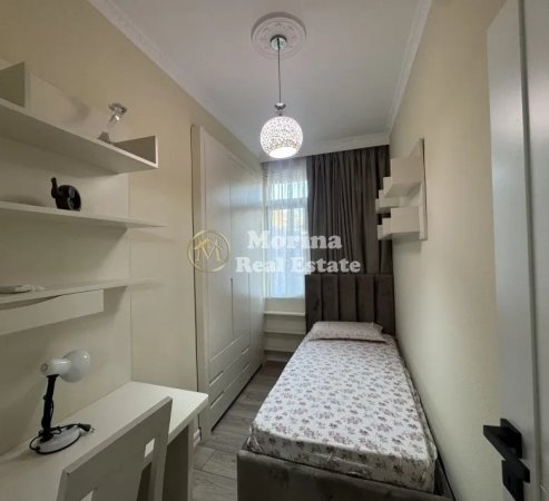 Tirane, jepet me qera apartament 3+1 Kati 3, 92 m² 1.050 € (Vasil Shanto)