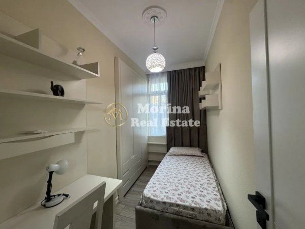 Tirane, jepet me qera apartament 3+1 Kati 3, 92 m² 1.050 € (Vasil Shanto)