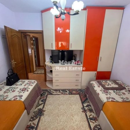 jepet me qera apartament 2+1+Ballkon Kati 3, 105 m² 550 € (Pazari i Ri)