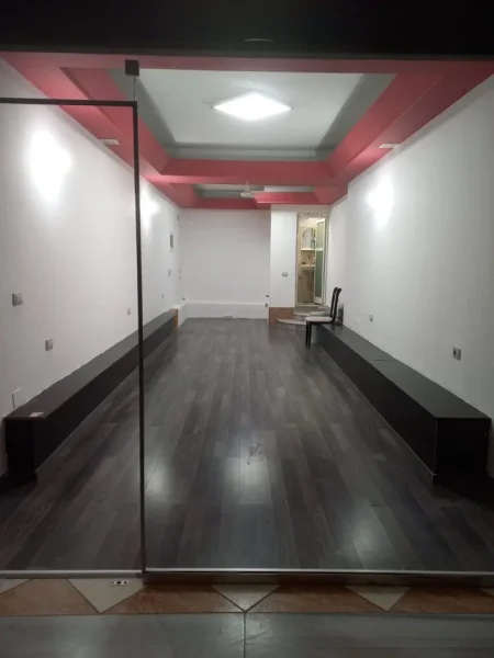 Fier, shitet ambjent biznesi Kati 0, 36 m² 99.000 € (Rruga Dervish Hekali (300m) nga qendra)