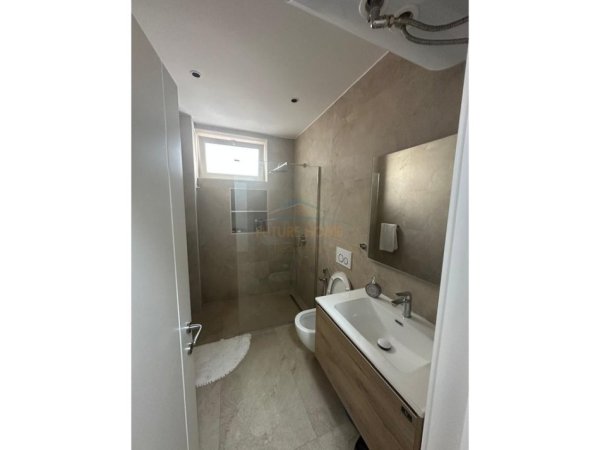 Tirane, jap me qera apartament 2+1+Ballkon Kati 2, 88 m² 950 € (RRUGA E DURRESIT)