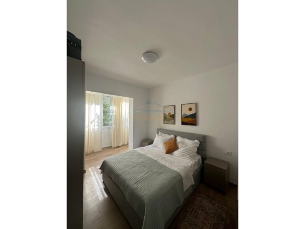 Tirane, jap me qera apartament 2+1+Ballkon Kati 2, 88 m² 950 € (RRUGA E DURRESIT)