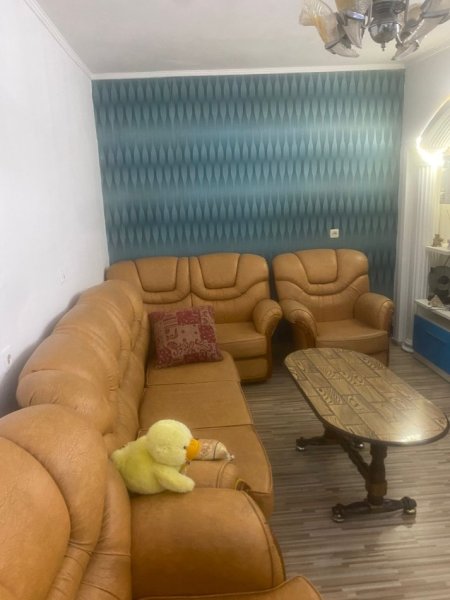 🏠 Jepet me Qera Hyrje Private 2+1  tek Siri Kodra 5 minuta me Stacionin e Trenit , Kati 2, 100 m² 500 €URO