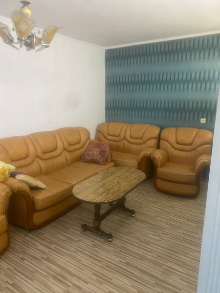 🏠 Jepet me Qera Hyrje Private 2+1  tek Siri Kodra 5 minuta me Stacionin e Trenit , Kati 2, 100 m² 500 €URO