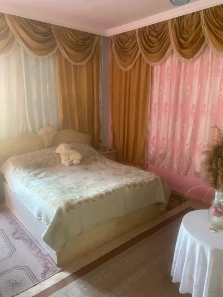 🏠 Jepet me Qera Hyrje Private 2+1  tek Siri Kodra 5 minuta me Stacionin e Trenit , Kati 2, 100 m² 500 €URO