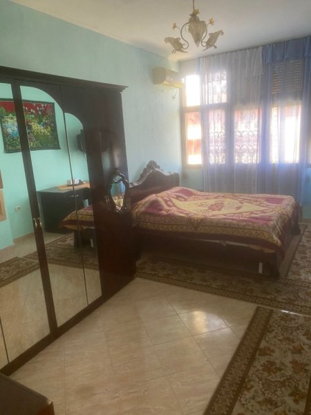 🏠 Jepet me Qera Hyrje Private 2+1  tek Siri Kodra 5 minuta me Stacionin e Trenit , Kati 2, 100 m² 500 €URO