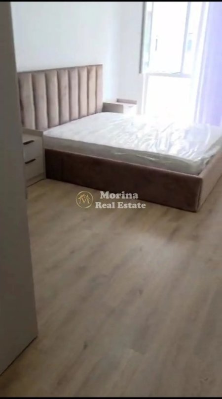 Tirane, jepet me qera apartament 2+1+Ballkon Kati 2, 83 m² 500 € (Univers City)
