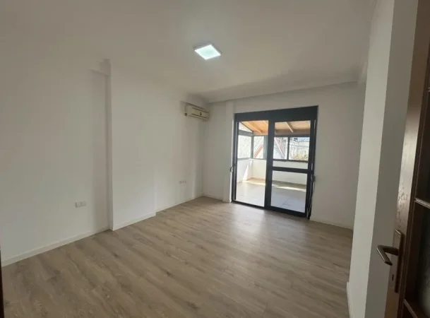 Tirane, jepet me qera ambjent biznesi Kati 4, 160 m² 1.400 € 