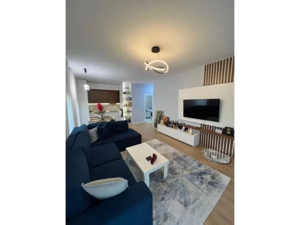 Tirane, shitet apartament Kati 5, 82 m² 160.000 € 