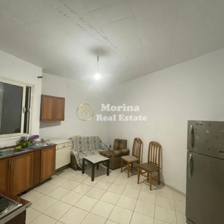 Tirane, jepet me qera shtepi 2+1 Kati 1, 150 m² 380 € (Rruga 5 Maji)