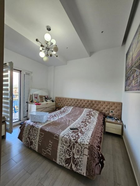 Tirane, jepet me qera apartament 1+1 Kati 1, 70 m² 550 € (komuna parisit)