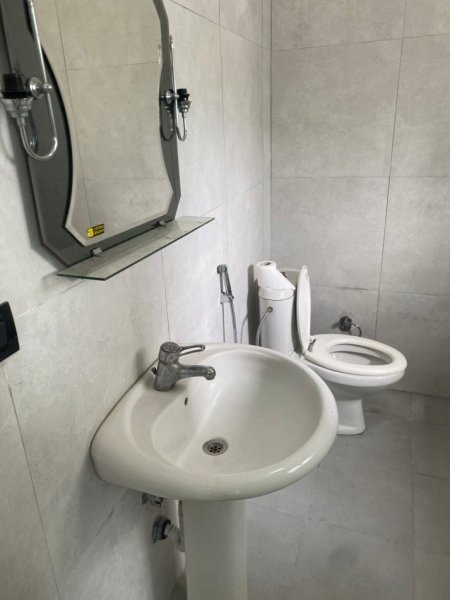 Jepet me Qera Hyrje 2+1 në Shtëpi Private, afër QSUT ,Kati 1, 80 m² 450 €URO