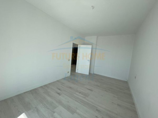 Tirane, jap me qera ambjent biznesi Kati 10, 74 m² 700 € (MINE PEZA)