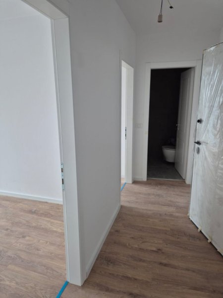 Tirane, jepet me qera zyre Kati 5, 1 m² 1.700 € (LAKE VIEW)