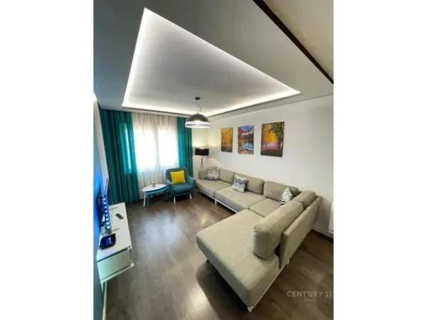 Tirane, jepet me qera apartament 2+1 Kati 4, 100 m² 650 € (Kompleksi Tower Bridge 3 te Rruga e Dibres)