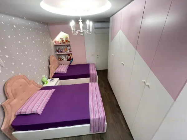 Tirane, jepet me qera apartament 2+1 Kati 4, 100 m² 650 € (Kompleksi Tower Bridge 3 te Rruga e Dibres)