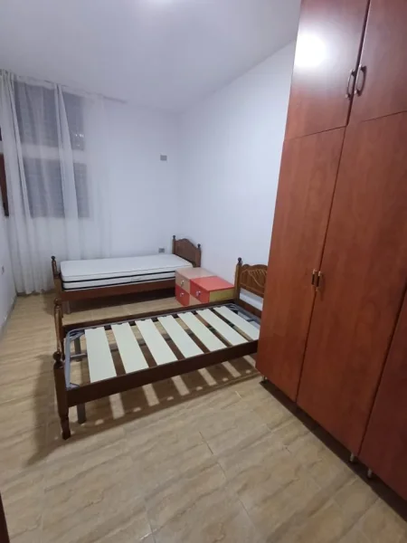 Tirane, jepet me qera apartament 1+1 Kati 1, 500 € 