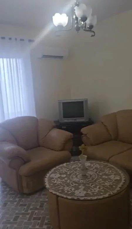 Tirane, jepet me qera apartament 3+1 Kati 4, 90 m² 650 € 