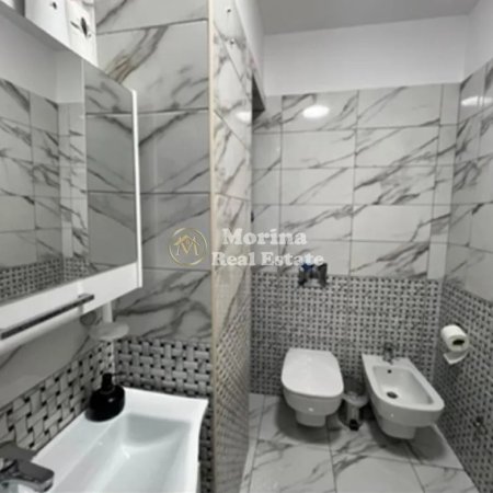 Tirane, jepet me qera apartament 2+1+Ballkon Kati 2, 94 m² 750 € (Kopshti Botanik)