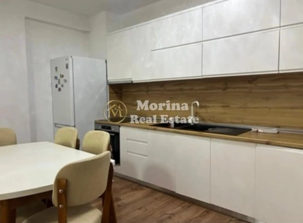 Tirane, jepet me qera apartament 2+1+Ballkon Kati 2, 94 m² 750 € (Kopshti Botanik)