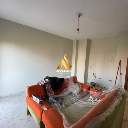 Tirane, jepet me qera apartament 1+1+Ballkon Kati 5, 55 m² 400 € (IRFAN TOMINI)