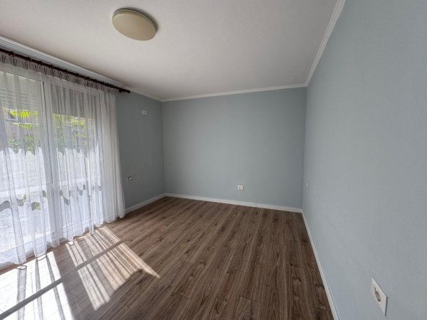 Tirane, shitet apartament 2+1 Kati 2, 70m 135000euro  (Oxhaku,)