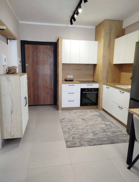 Tirane, jepet me qera apartament 1+1 Kati 3, 70 m² 500 € (UNIVERS CITY)