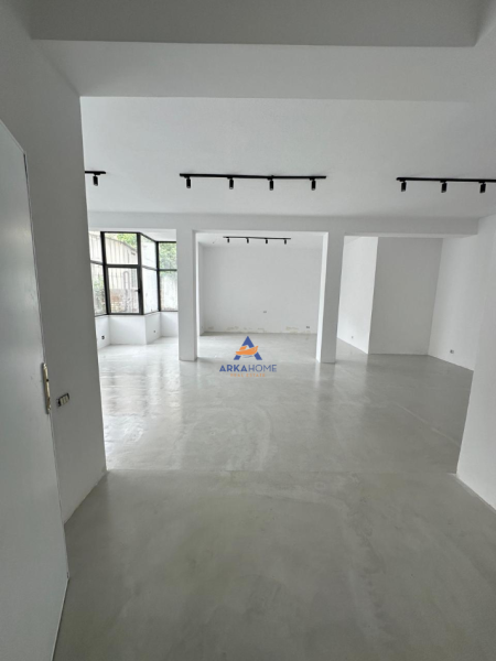 Tirane, jepet me qera ambjent biznesi Kati 0, 99 m² 900 € (RRUGA IBRAHIM TUKIQI,QENDER)