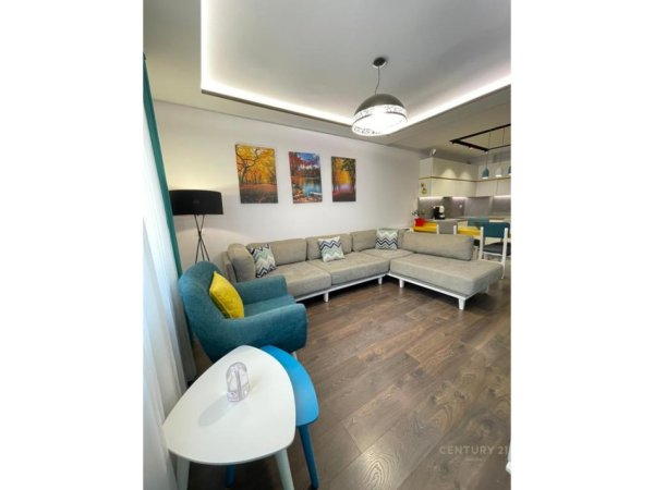 Tirane, jap me qera apartament 2+1 Kati 4, 100 m² 650 € (Rruga e Dibres)