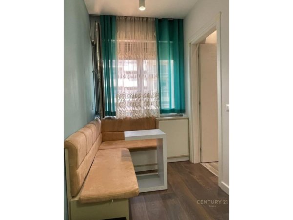 Tirane, jap me qera apartament 2+1 Kati 4, 100 m² 650 € (Rruga e Dibres)