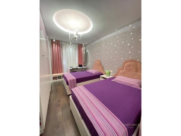 Tirane, jap me qera apartament 2+1 Kati 4, 100 m² 650 € (Rruga e Dibres)