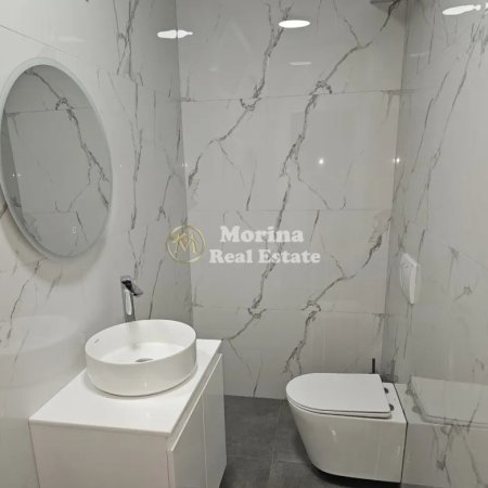 Tirane, jepet me qera ambjent biznesi Kati 4, 130 m² 1.000 € (Qender)