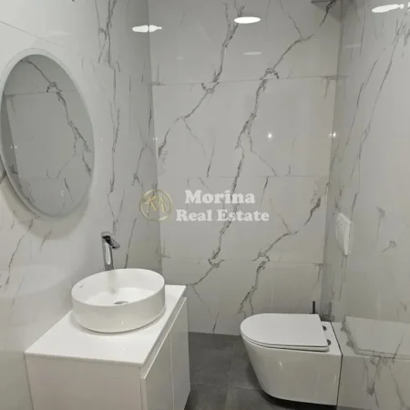 Tirane, jepet me qera ambjent biznesi Kati 4, 130 m² 1.000 € (Qender)