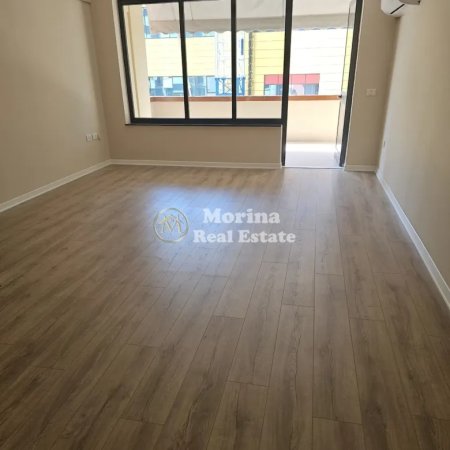 Tirane, jepet me qera ambjent biznesi Kati 4, 130 m² 1.000 € (Qender)