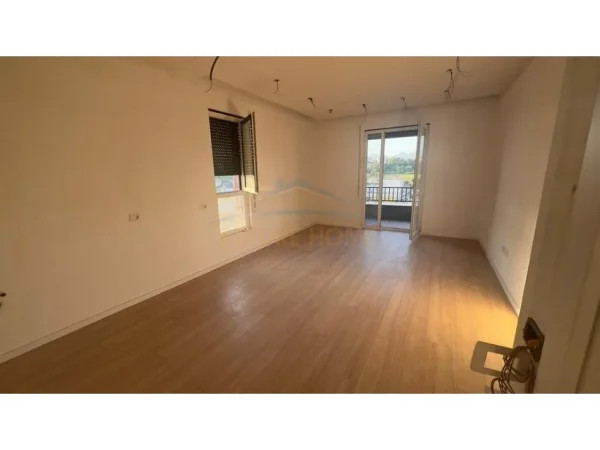 Tirane, shitet apartament Kati 5, 95 m² 131.050 € (PASKUQAN)
