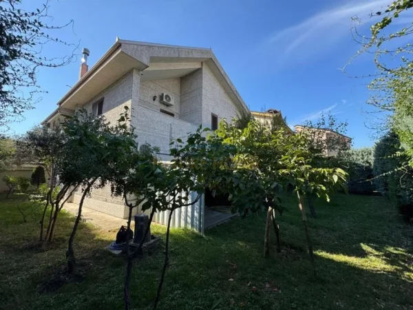 Tirane, shitet Vile Kati 0, 170 m² 380.000 € (Institut Kamez)