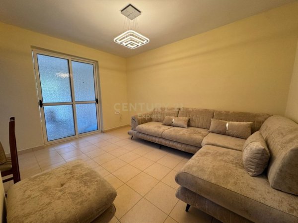 Tirane, jap me qera 2+1 Kati 2, 78 m² 600 € (Rr. Fortuzi)