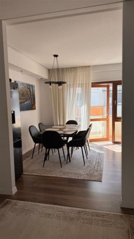 Tirane, jepet me qera apartament 3+1 Kati 6, 167 m² 650 € (fresk)