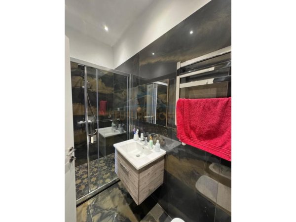 Tirane, shitet apartament Kati 0, 119 m² 218.000 € (BILL KLINTON)