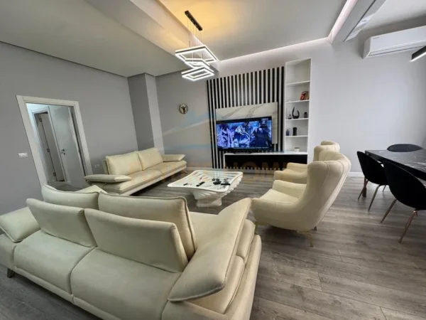 Tirane, shitet apartament Kati 0, 119 m² 218.000 € (BILL KLINTON)