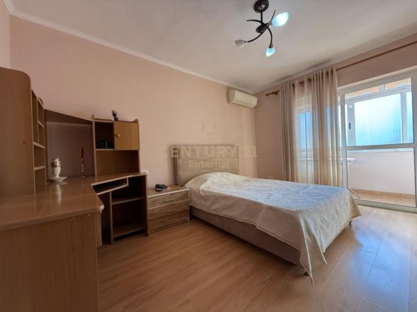 Tirane, jap me qera 1+1 Kati 4, 57 m² 500 € (Rr. Irfan Tomini)