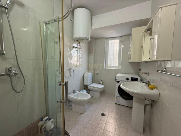 Tirane, jap me qera 1+1 Kati 4, 57 m² 500 € (Rr. Irfan Tomini)