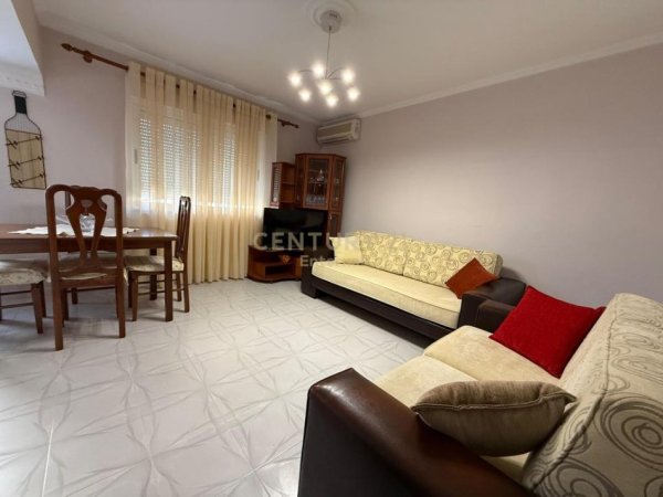 Tirane, jap me qera 1+1 Kati 4, 57 m² 500 € (Rr. Irfan Tomini)