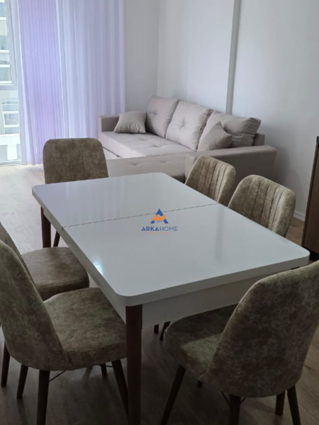 Tirane, jepet me qera apartament 2+1+Ballkon Kati 2, 83 m² 500 € (NDODHET PRANE QENDRES UNIVERS)