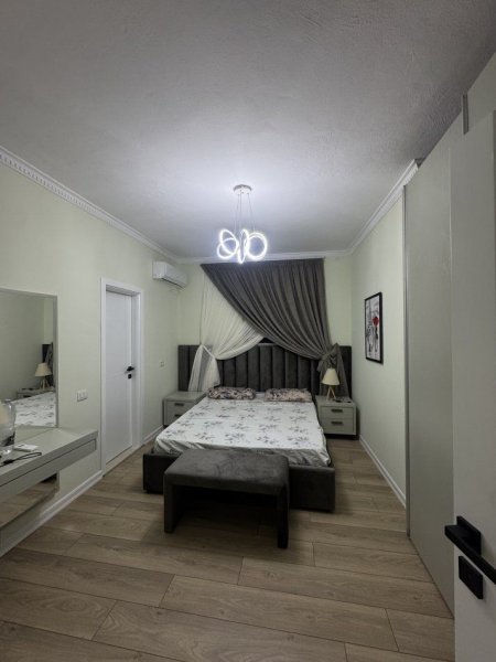 Tirane, jepet me qera apartament 3+1+Ballkon Kati 2, 92 m² 1.050 € (SHESHI WILLSON)